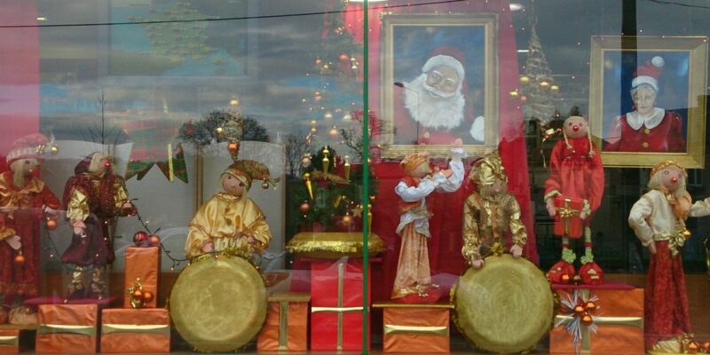 Les lutins du Pere Noel scaled